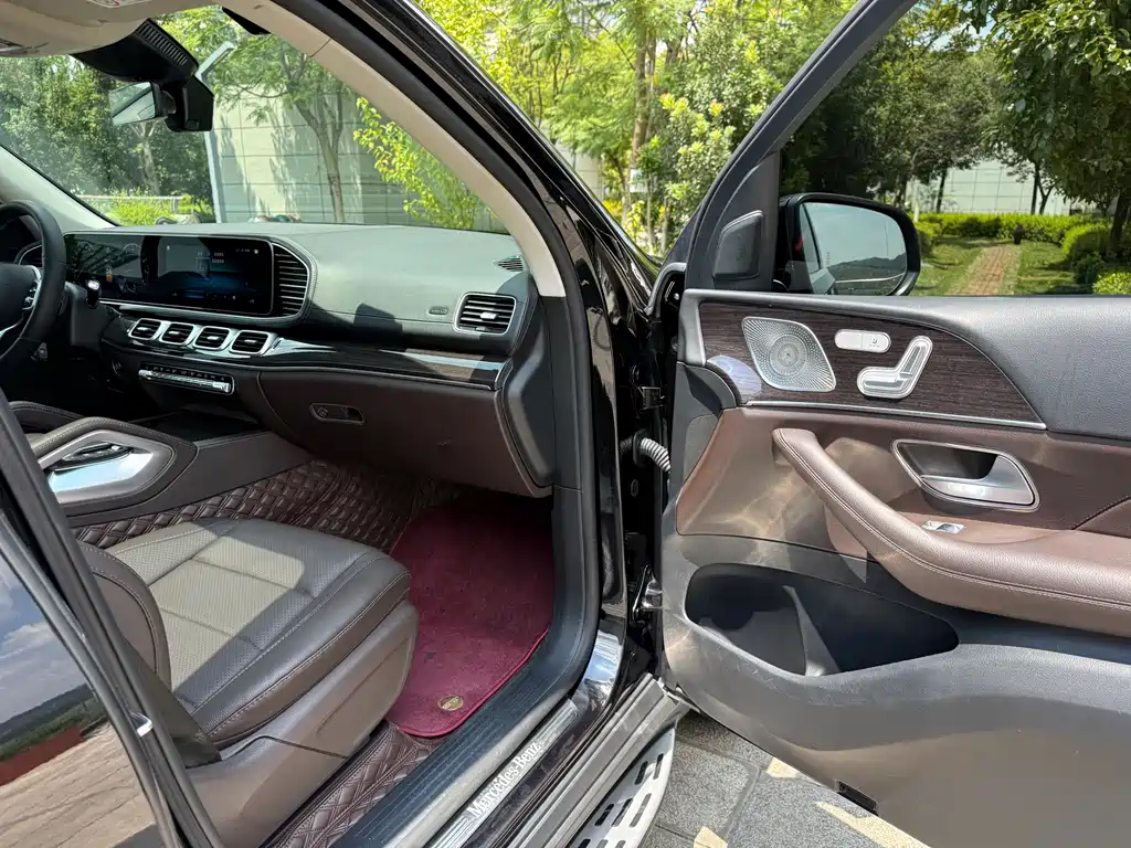 Mercedes-Benz GLE (Import) — миниатюра 47
