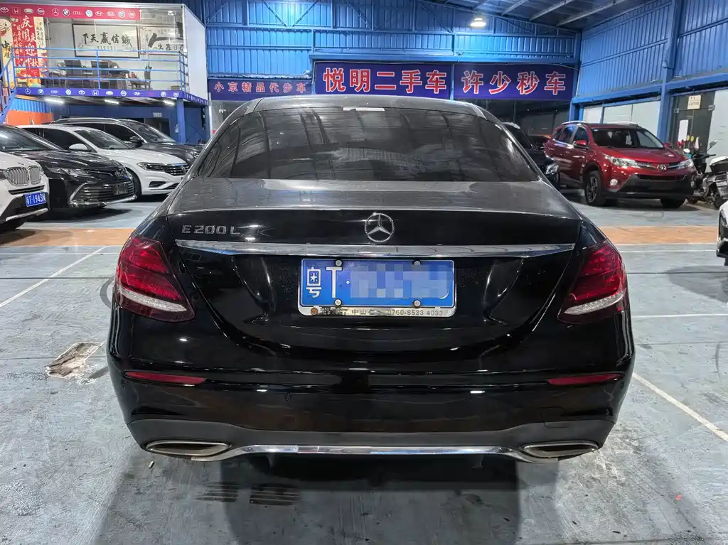 Mercedes-Benz E-Class — миниатюра 5