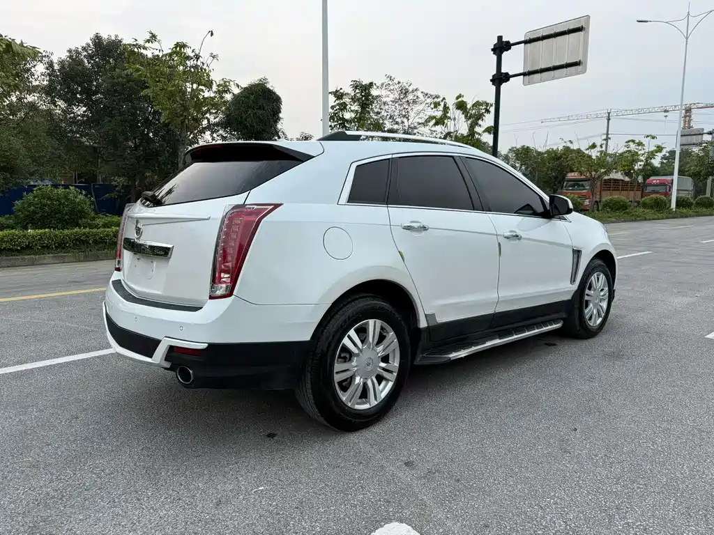 CADILLAC SRX