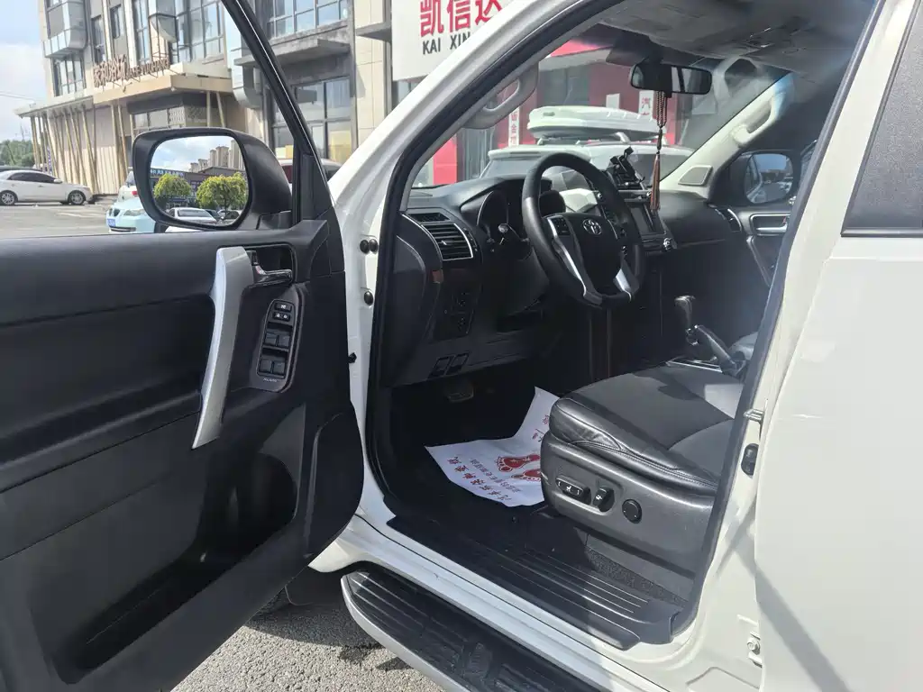Toyota Land Cruiser Prado 2014 4.0L AT TX-L NAVI