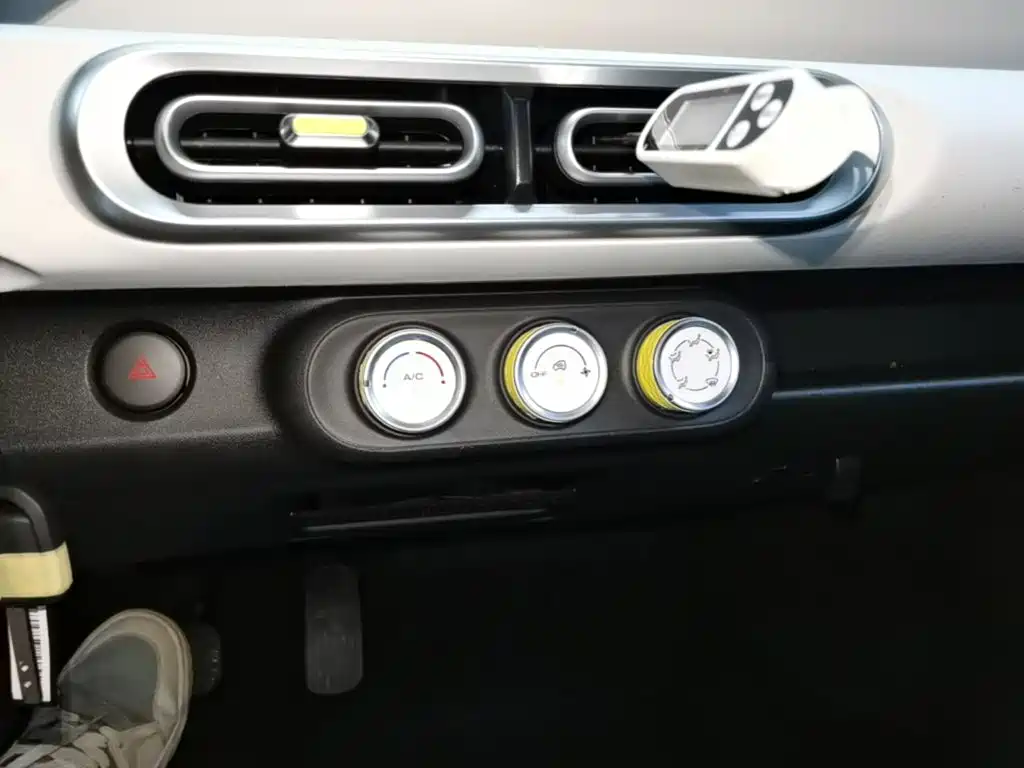 Wuling MINIEV — миниатюра 13