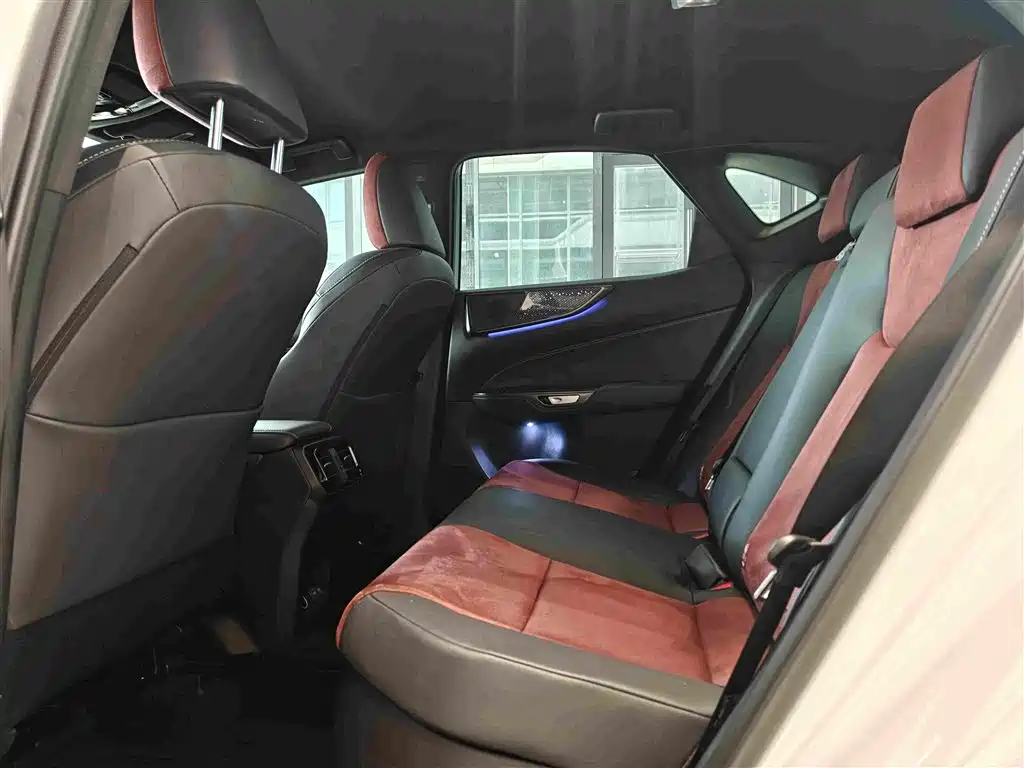 Lexus NX — миниатюра 11