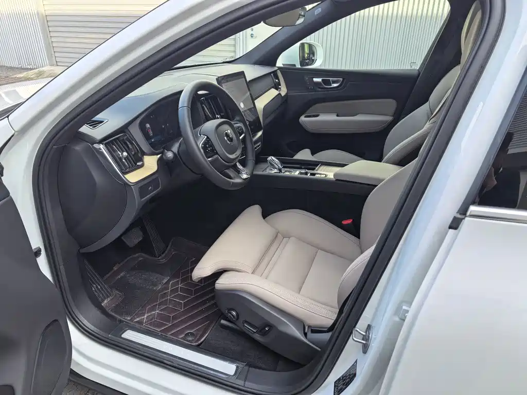 Volvo XC60 — миниатюра 3