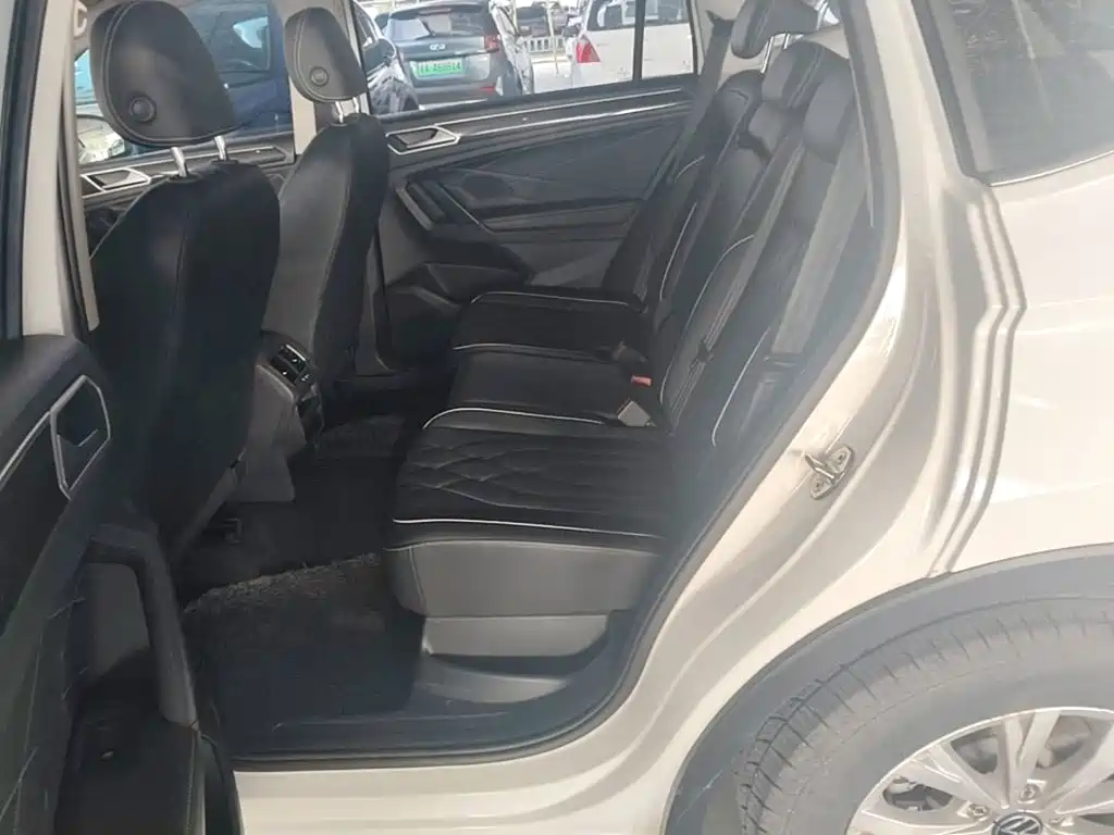 Volkswagen Tiguan L — миниатюра 17