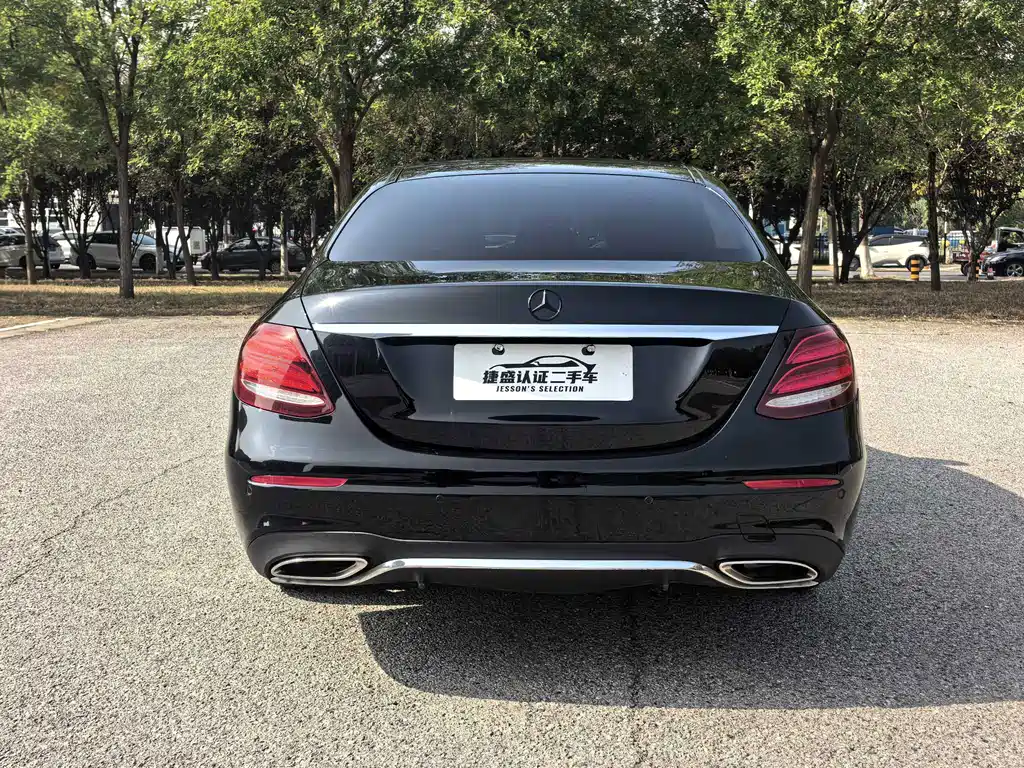 Mercedes-Benz E-Class — миниатюра 6