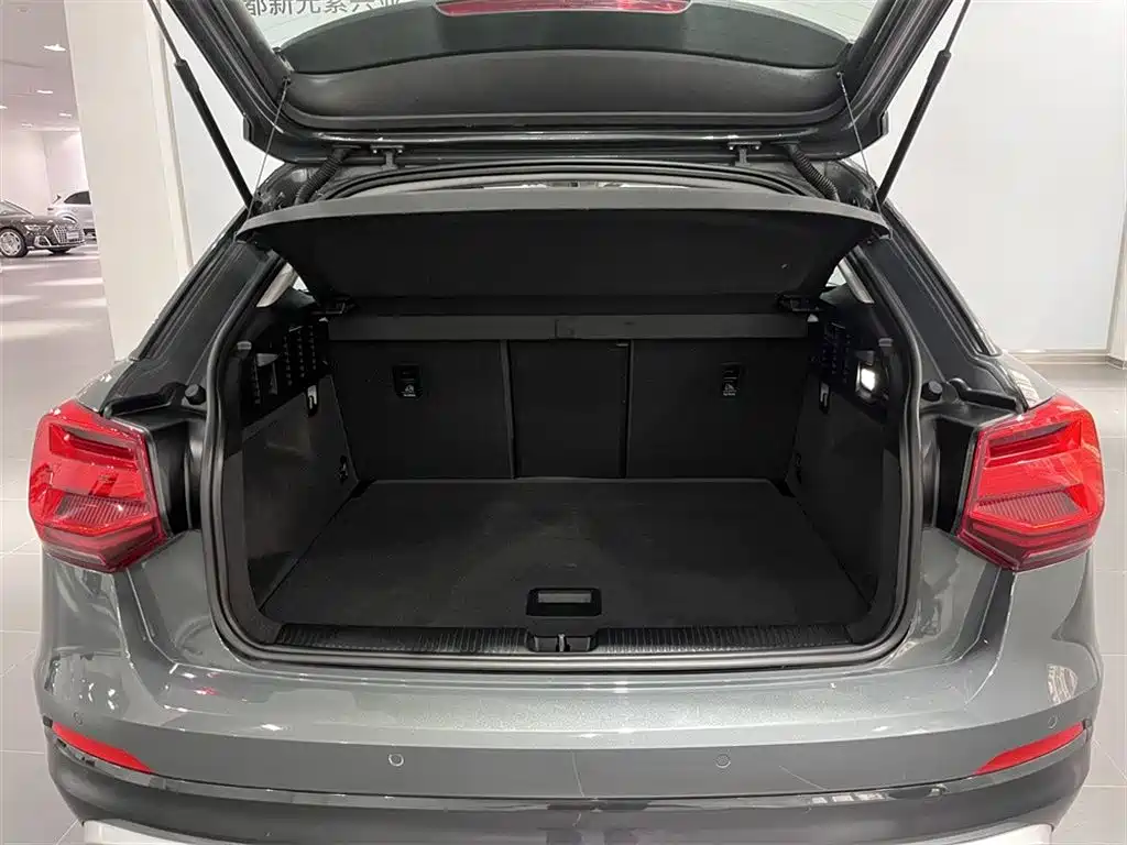 Audi Q2L e-tron — миниатюра 9
