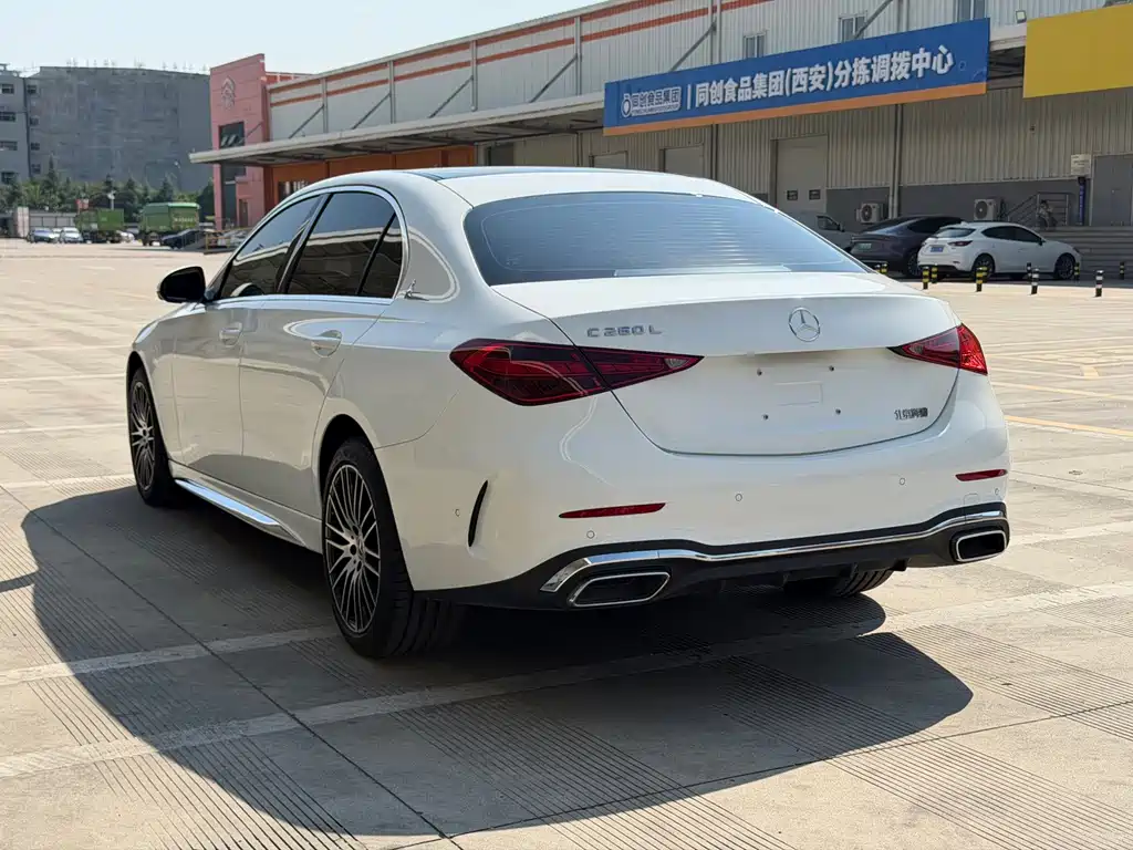 Mercedes-Benz C-Class — миниатюра 7