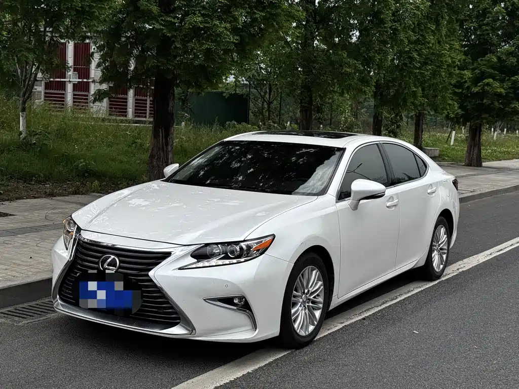Lexus ES 2017