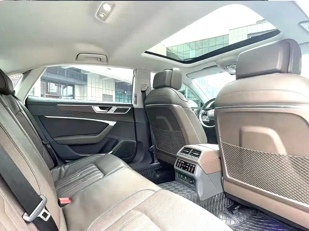 Audi A7L 2022 55 TFSI quattro S-line