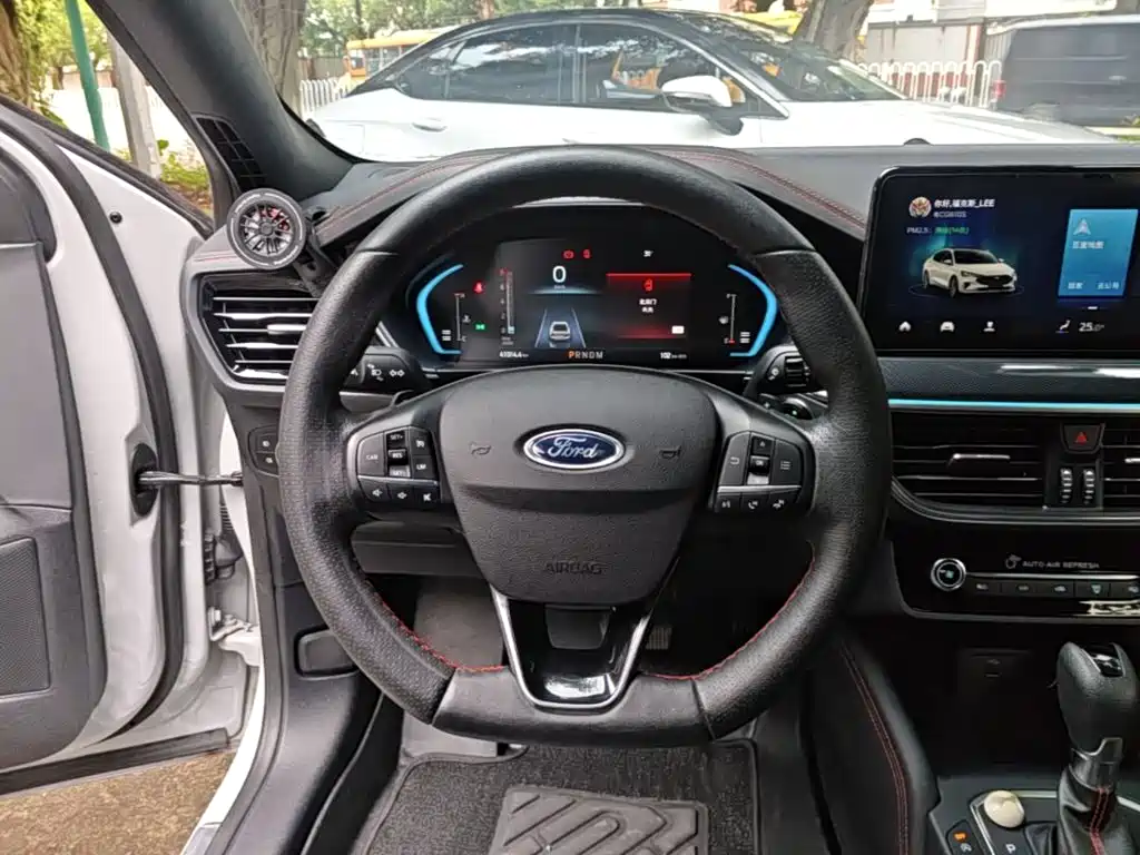 Ford Focus — миниатюра 11