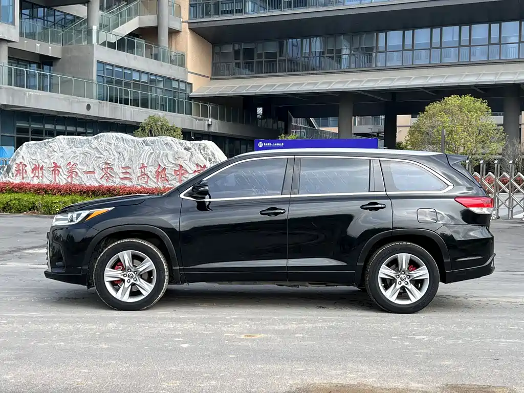 Toyota Highlander — миниатюра 8