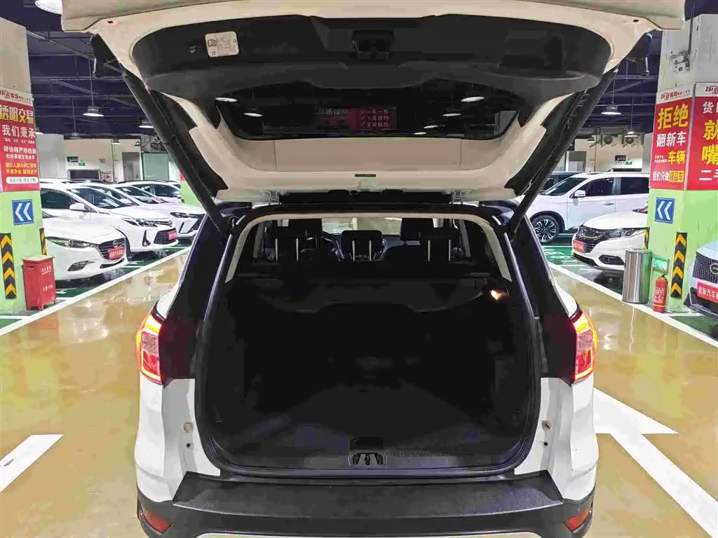 Ford Kuga — миниатюра 10