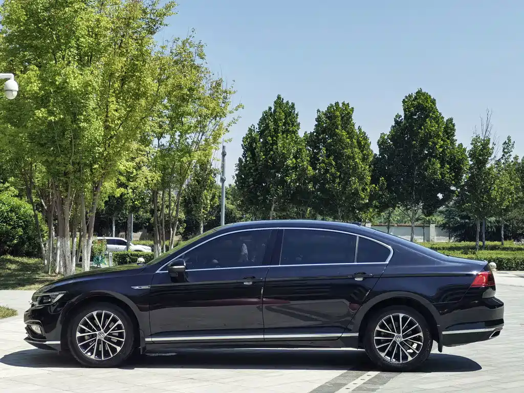 Volkswagen Magotan — миниатюра 4