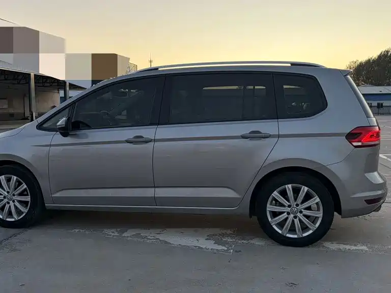 Volkswagen Touran — миниатюра 8