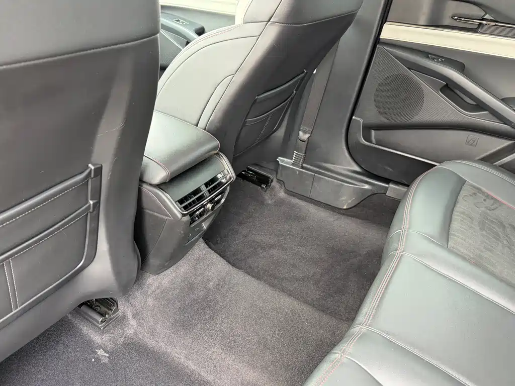 Ford Mondeo — миниатюра 11