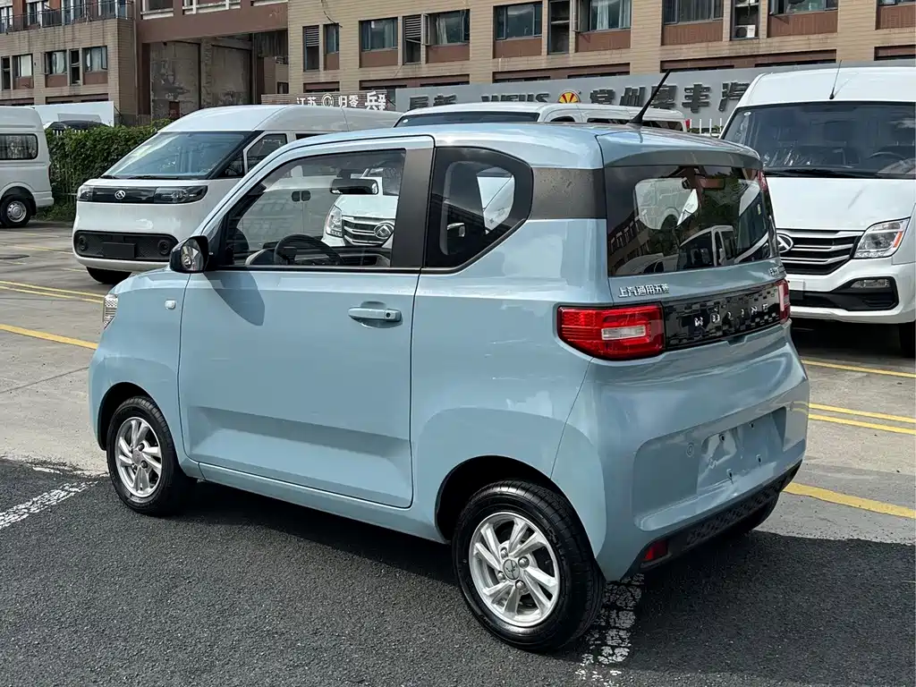 Wuling MINIEV — миниатюра 6