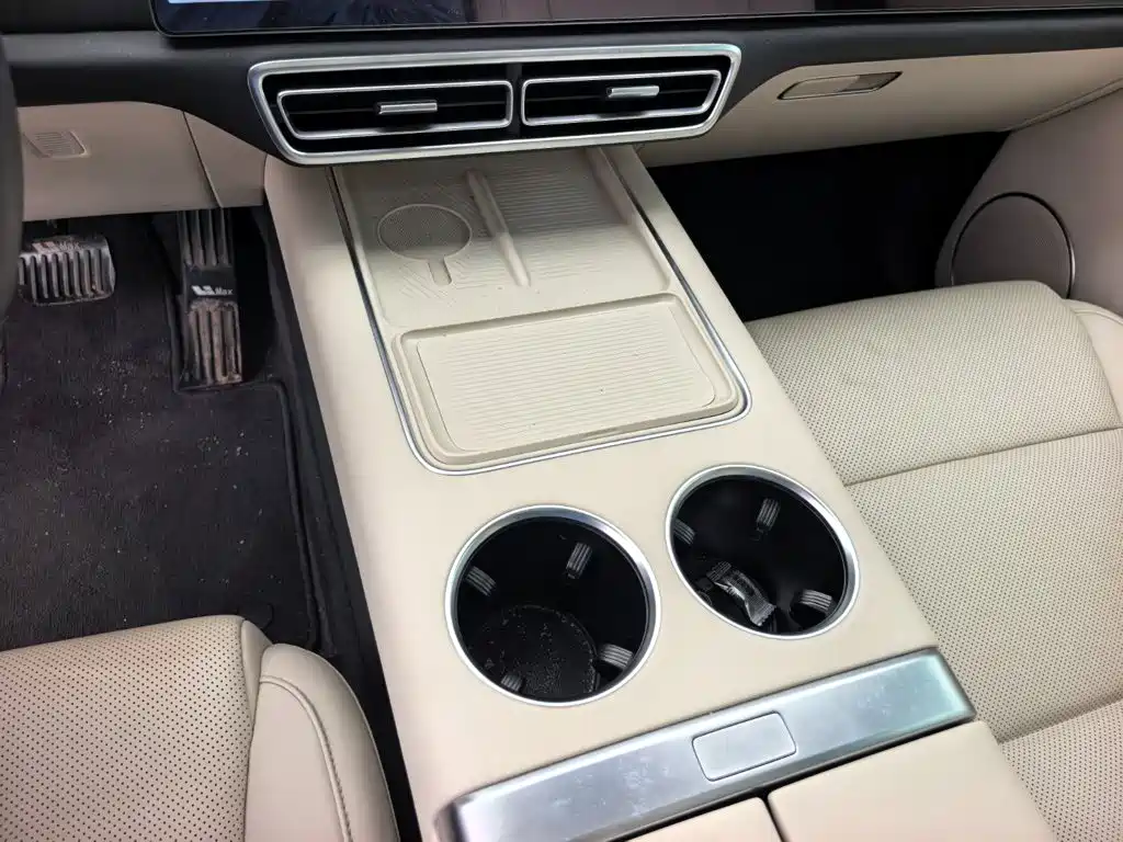 Li Auto Li L8 — миниатюра 16