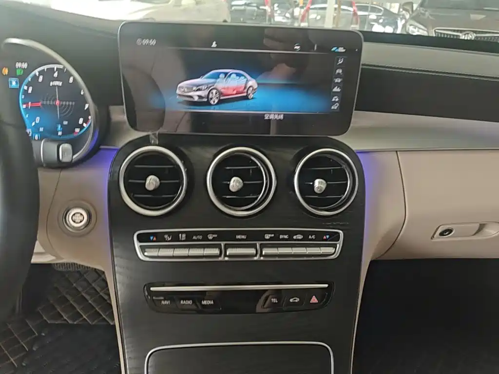 Mercedes-Benz C-Class — миниатюра 13