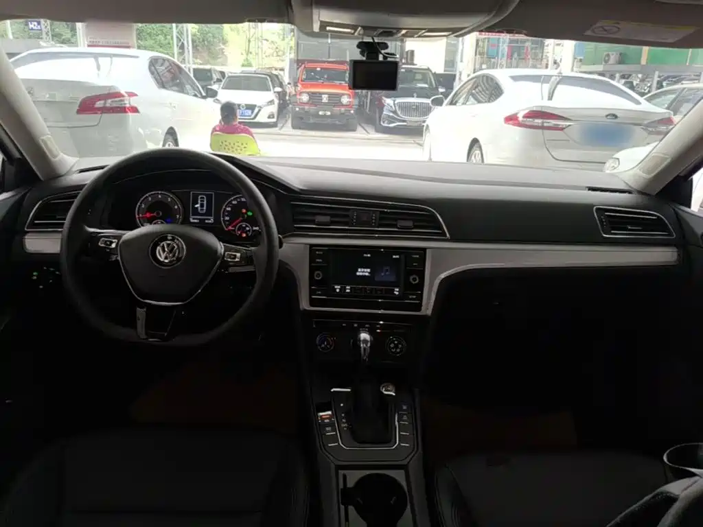 Volkswagen Lamando 2019 230TSI DSG VI