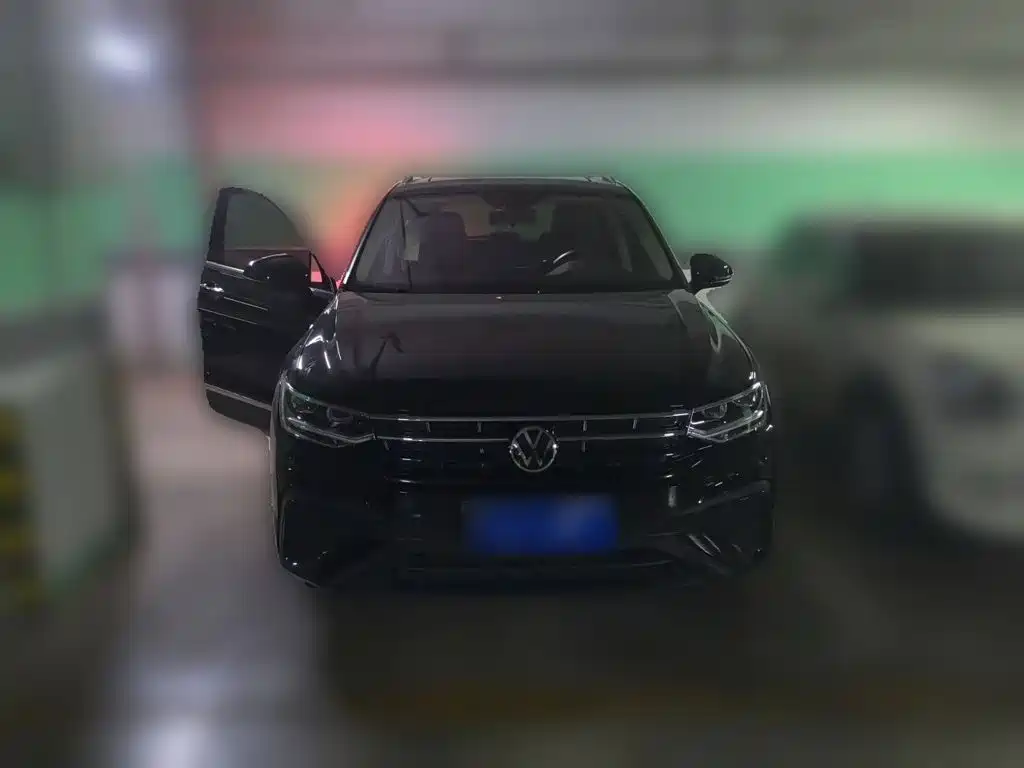 Volkswagen Tiguan L — миниатюра 2