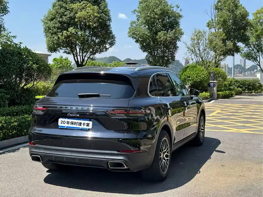 Porsche Cayenne — миниатюра 9