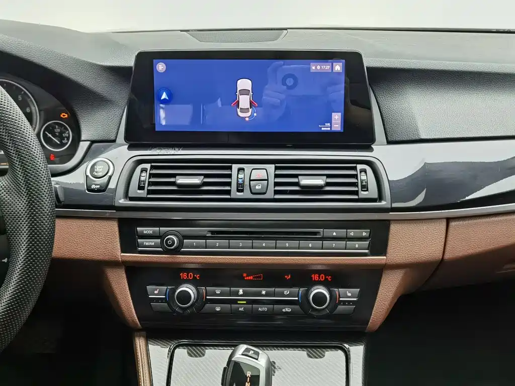 BMW 5 Series — миниатюра 12