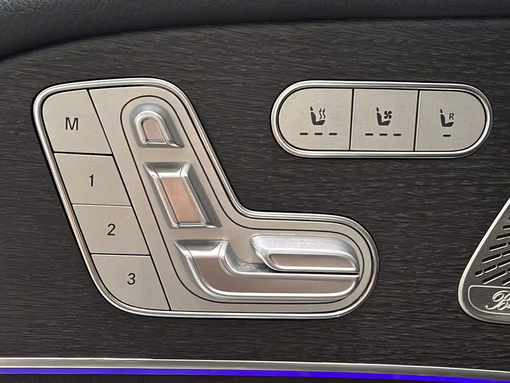 Mercedes-Benz GLS — миниатюра 10