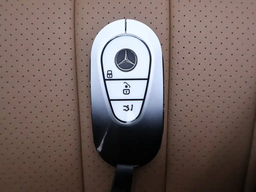 Mercedes-Benz E-Class — миниатюра 25