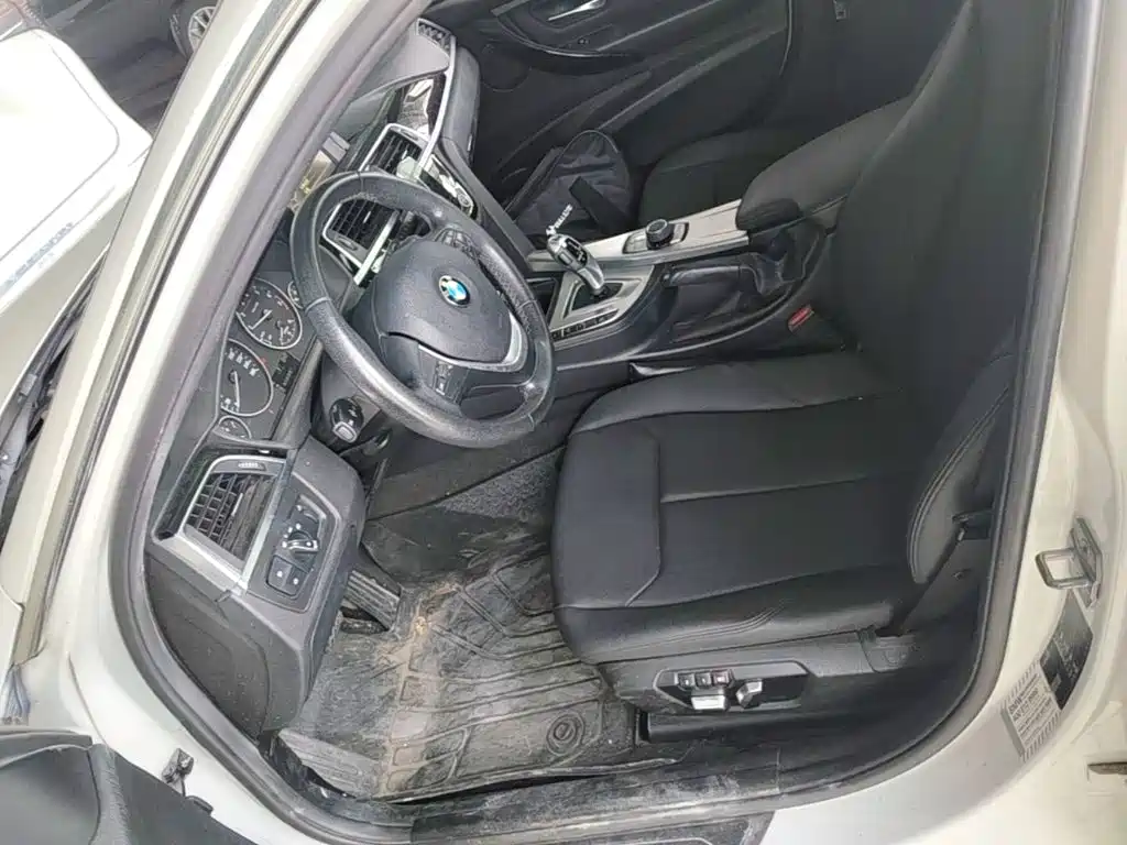 BMW 3 Series — миниатюра 11