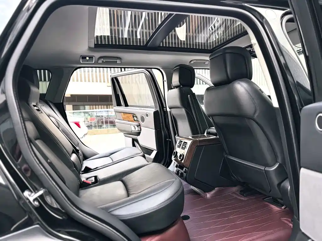 Land Rover Range Rover — миниатюра 5