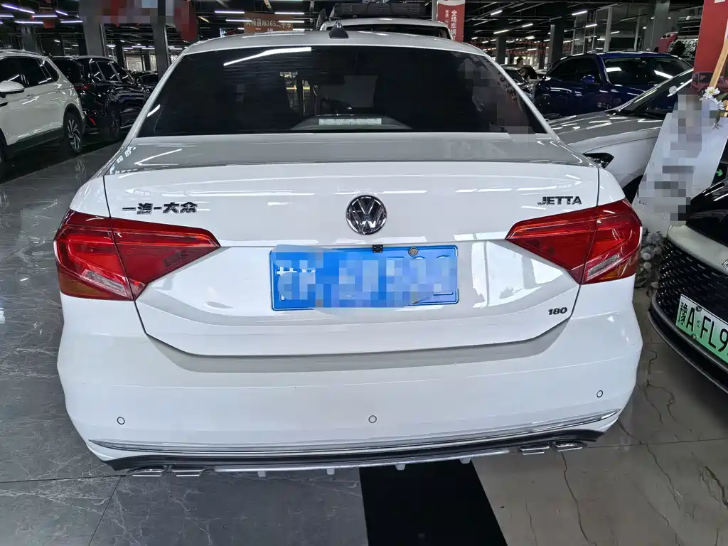 Volkswagen Jetta — миниатюра 5