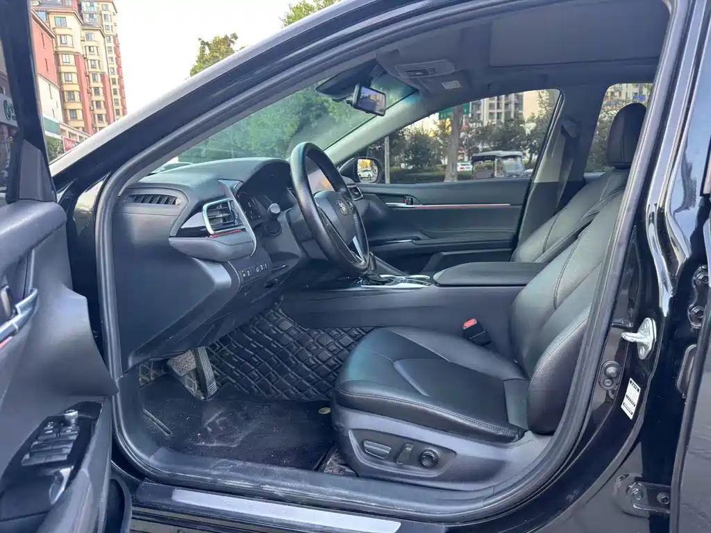 Toyota Camry — миниатюра 6