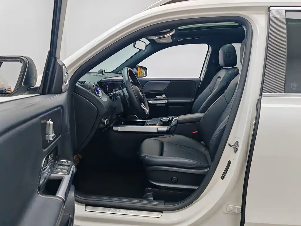 Mercedes-Benz GLB — миниатюра 14