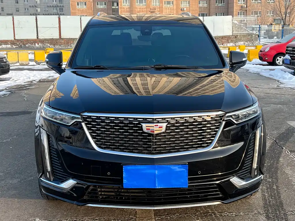 CADILLAC XT6
