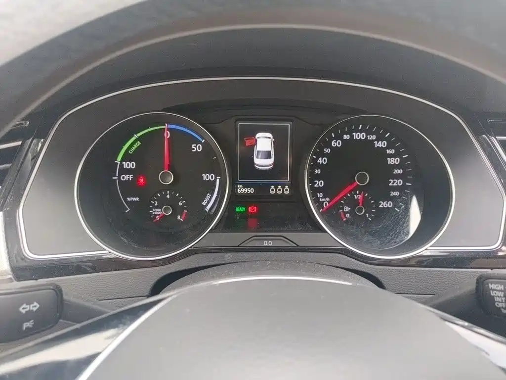 Volkswagen Magotan PHEV — миниатюра 7