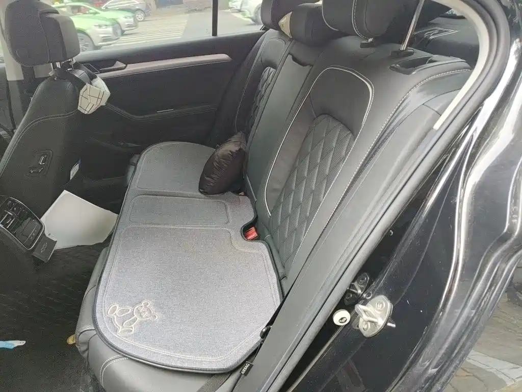 Volkswagen Magotan PHEV — миниатюра 13