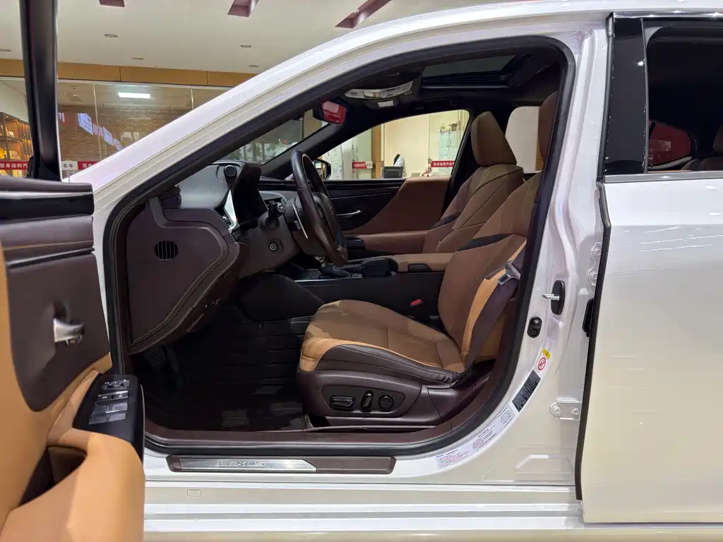 Lexus ES — миниатюра 5