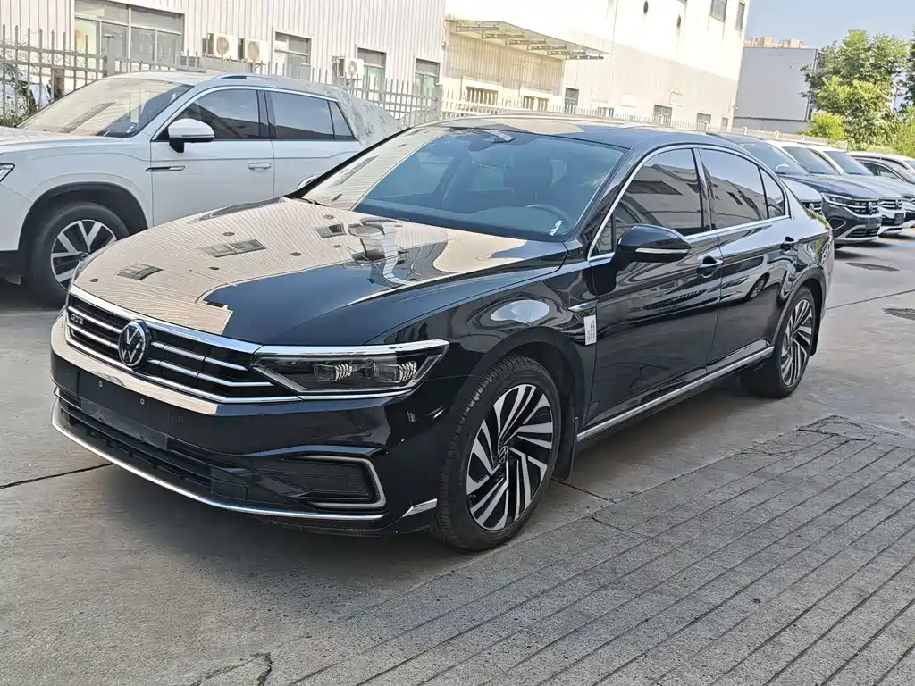 Volkswagen Magotan PHEV — миниатюра 2