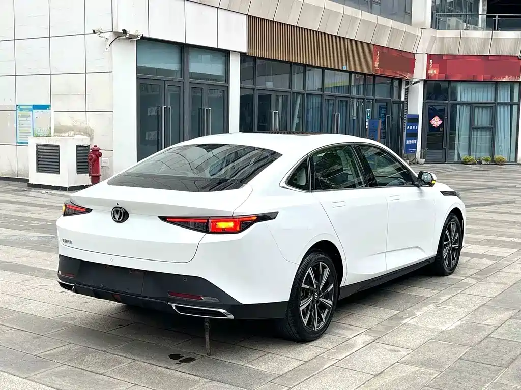 Changan Eado — миниатюра 7