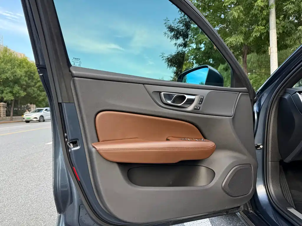 Volvo S60 — миниатюра 45