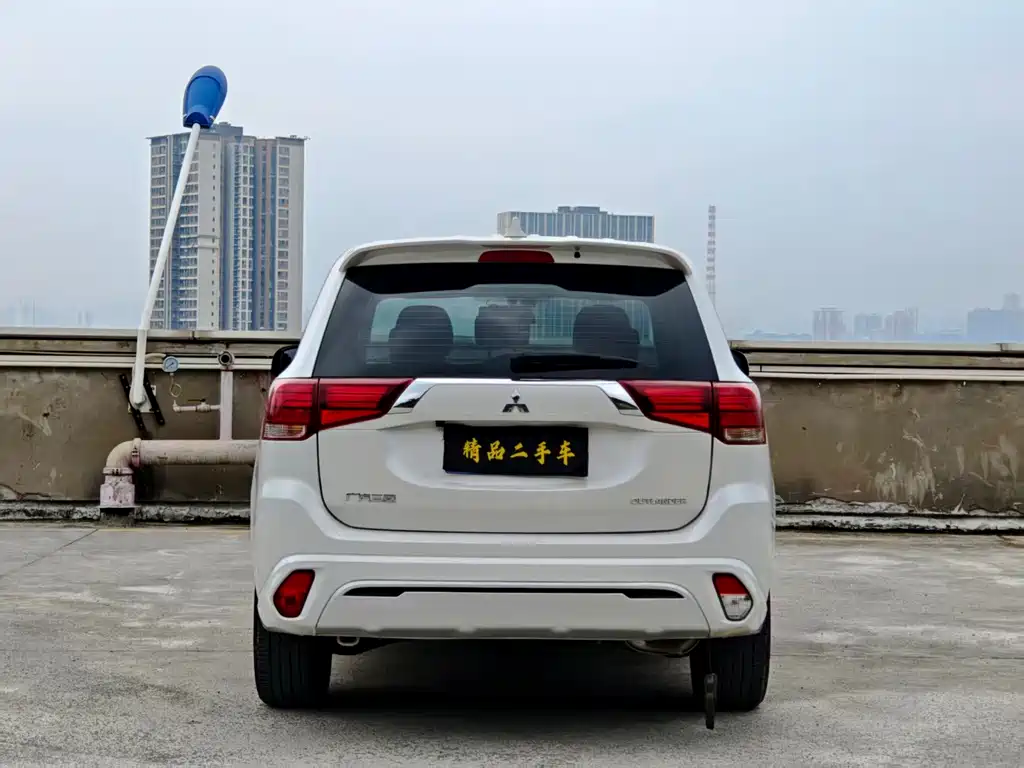 Mitsubishi Outlander — миниатюра 17