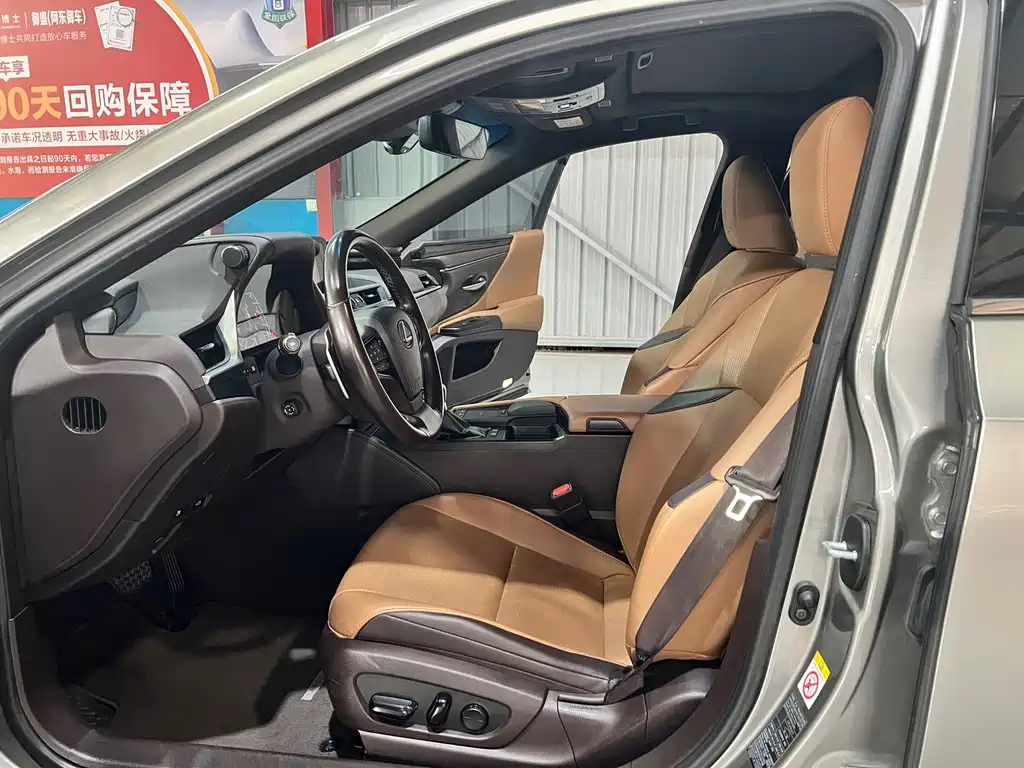 Lexus ES — миниатюра 4