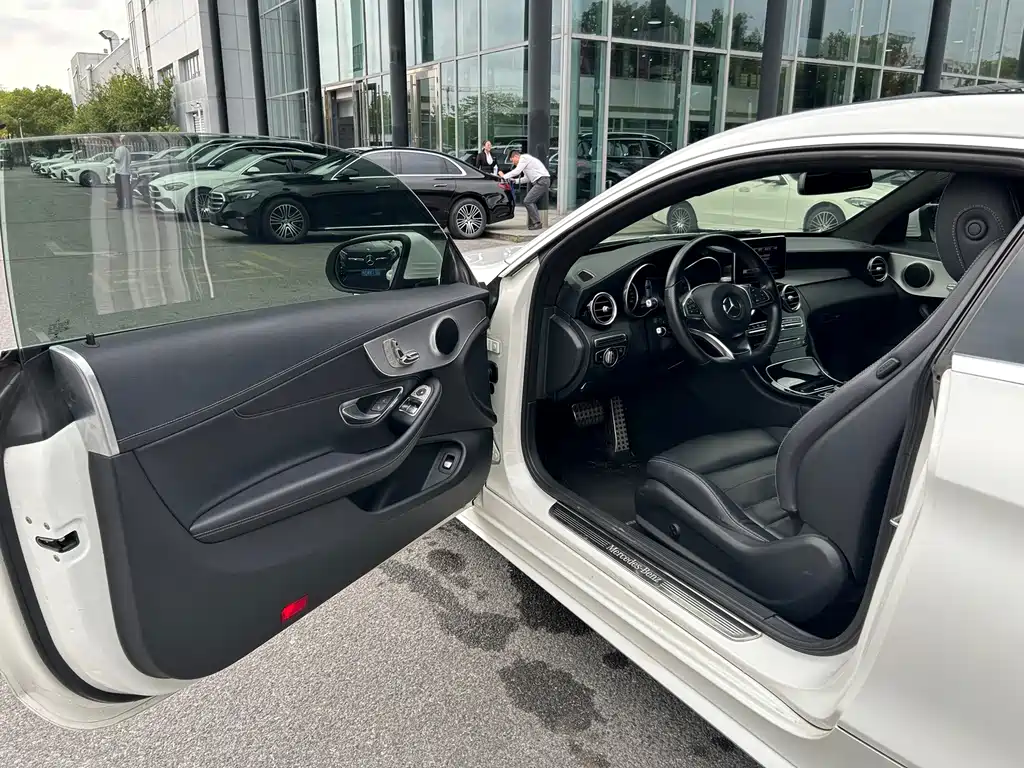 Mercedes-Benz C-Class (Import) — миниатюра 11