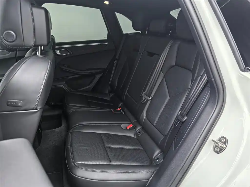 Porsche Macan — миниатюра 20