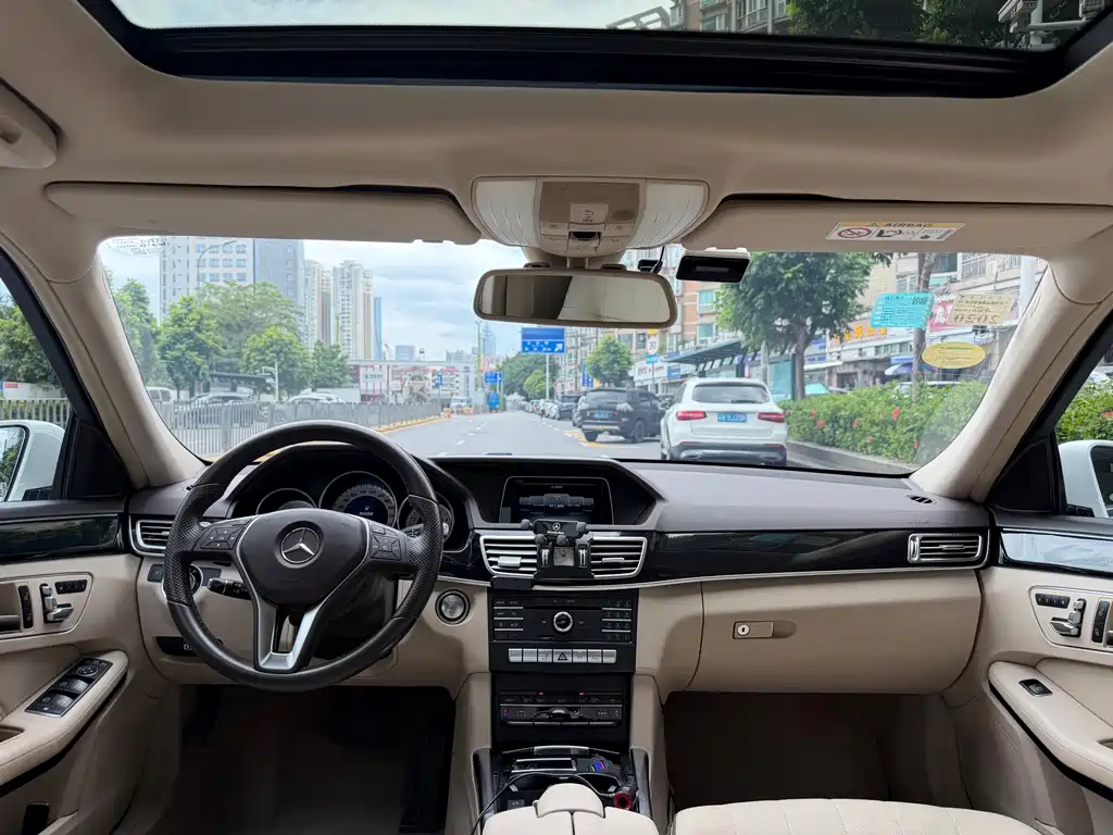 Mercedes-Benz E-Class — миниатюра 8