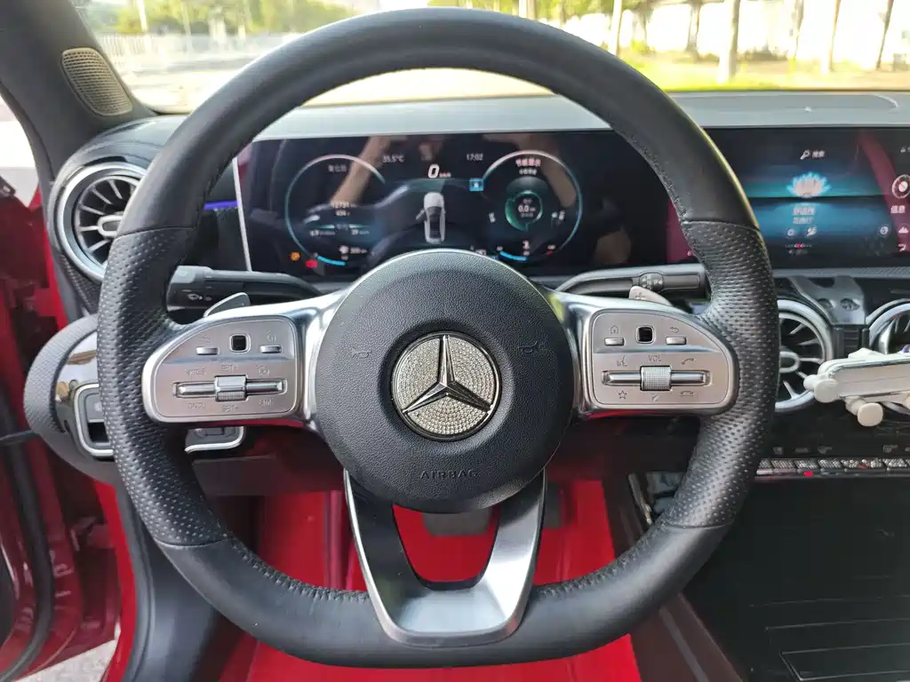 Mercedes-Benz A-Class — миниатюра 12
