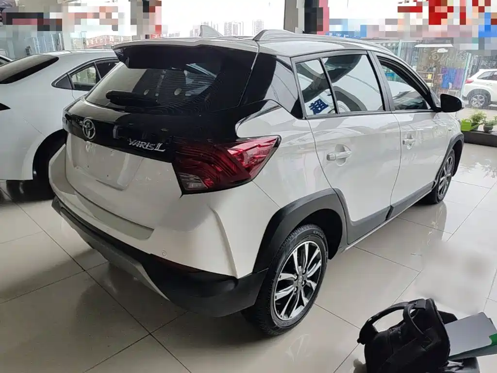 Toyota Yaris L — миниатюра 7