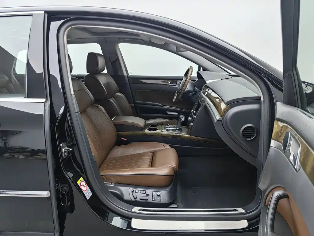 Volkswagen Phaeton — миниатюра 23