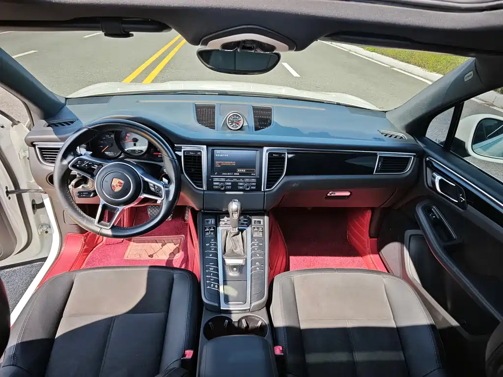 Porsche Macan — миниатюра 9