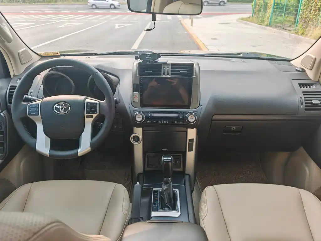 Toyota Prado — миниатюра 10